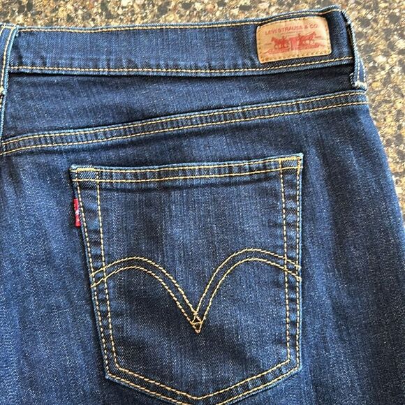 Levi's 515 Bootcut Jeans - Picture 5 of 8